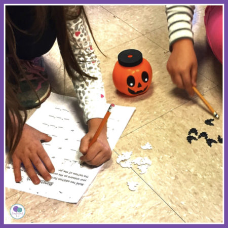 Halloween math activity for first grade kids. 