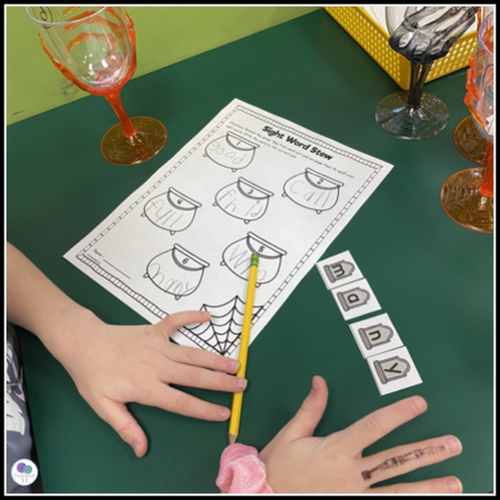Classroom game for Halloween - mixed up words. 